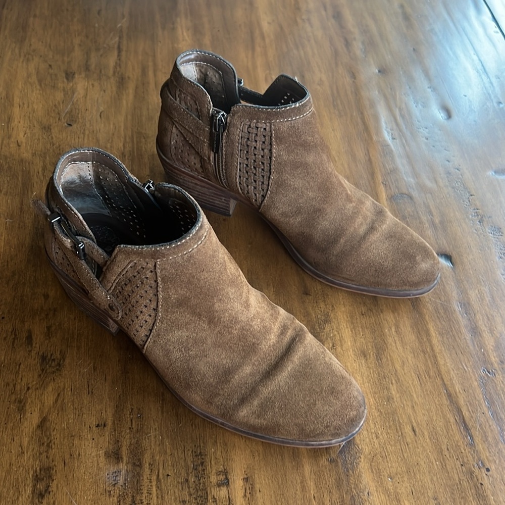 Vince Camuto PAMMA Brown Suede Buckle Strep Block Heel Ankle Booties Size 9